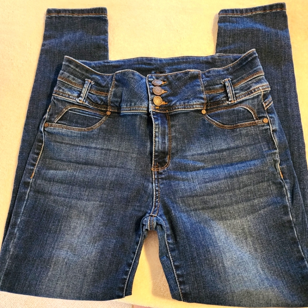 ENJEAN ■ High Rise Blue Jeans with Tapered Leg. Size 11 - Large.